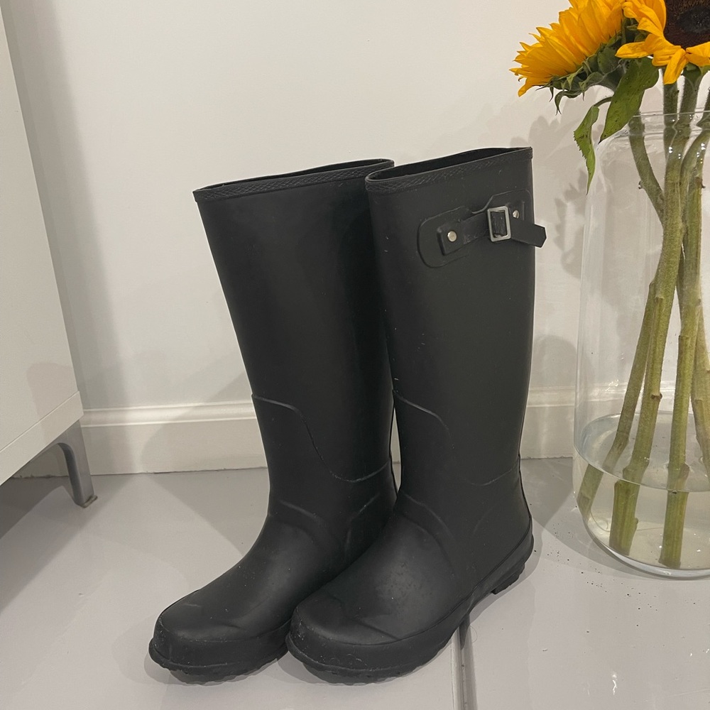 Black rain boots